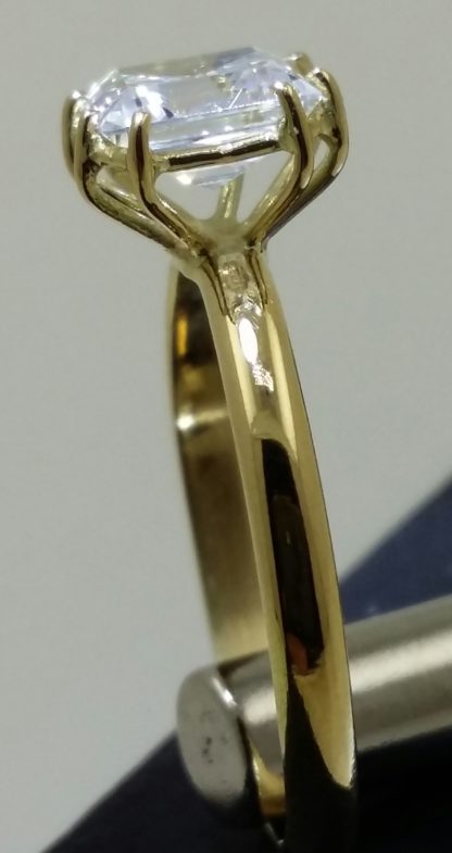 18 Carat Gold Hand Made Solitaires. - Image 3